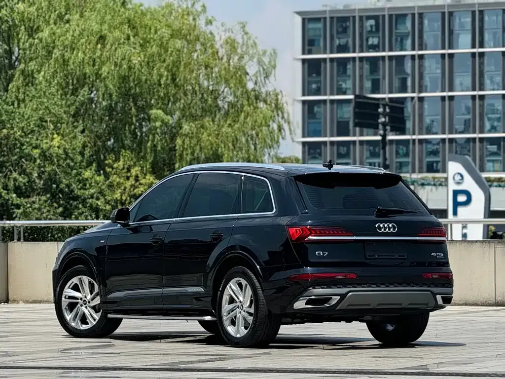 Audi Q7 — фото 3