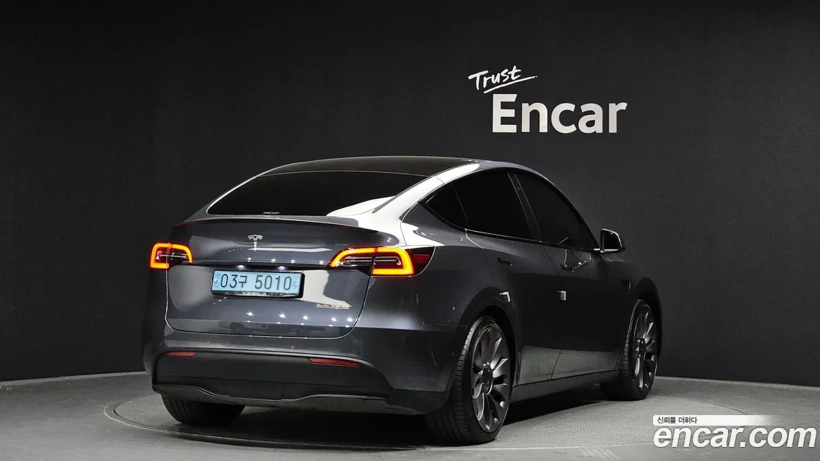 Tesla Model Y — фото 2