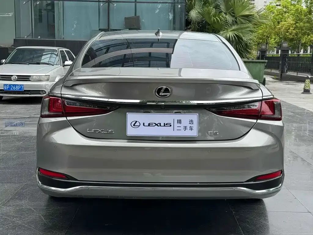 Lexus ES — фото 4