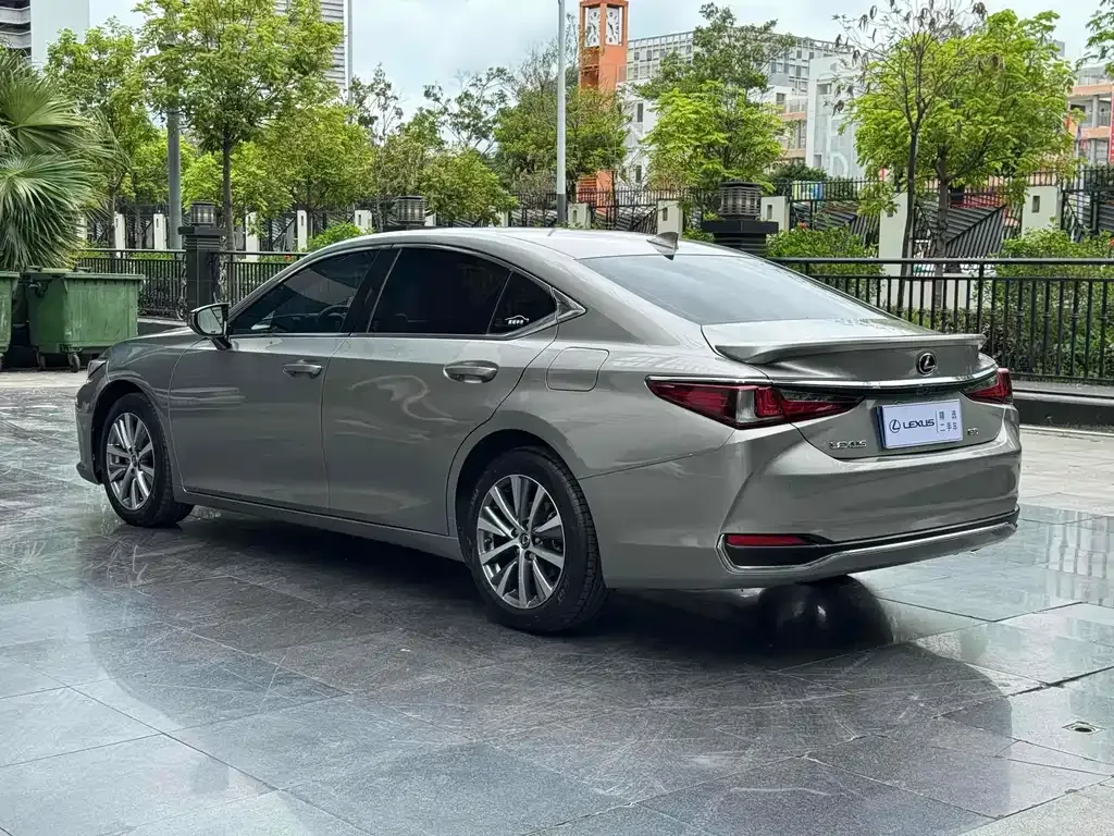 Lexus ES — фото 6