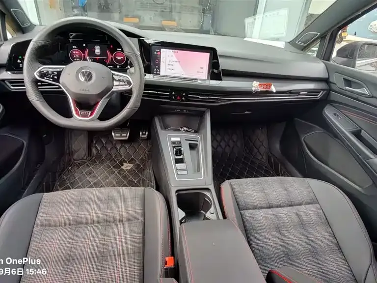 Volkswagen Golf GTI — фото 3