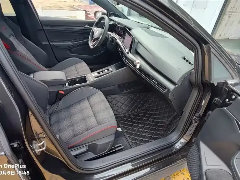 Volkswagen Golf GTI — фото 5