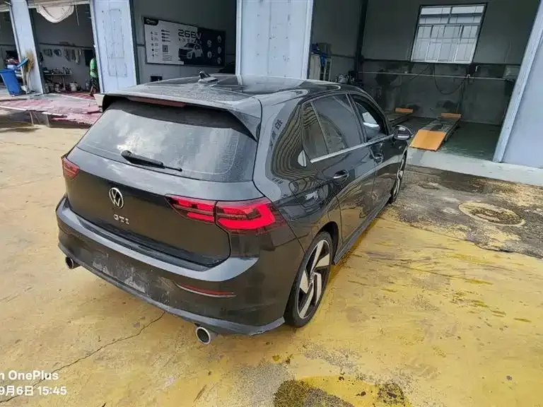 Volkswagen Golf GTI — фото 9
