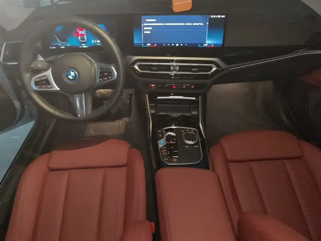 BMW i4 — фото 10