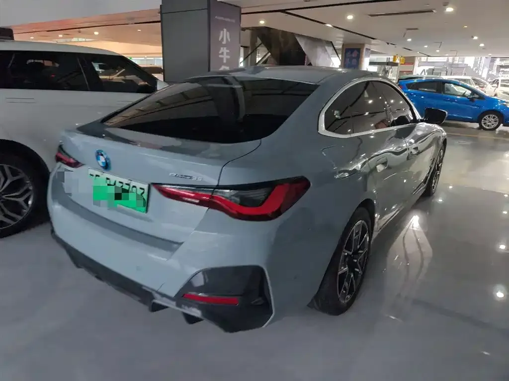 BMW i4 — фото 7
