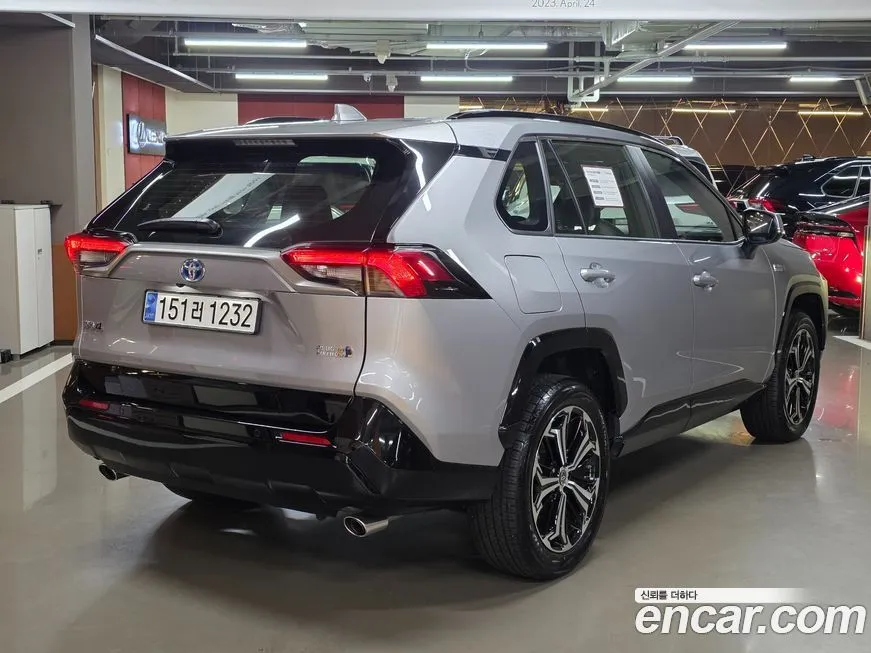 Toyota RAV4 — фото 2