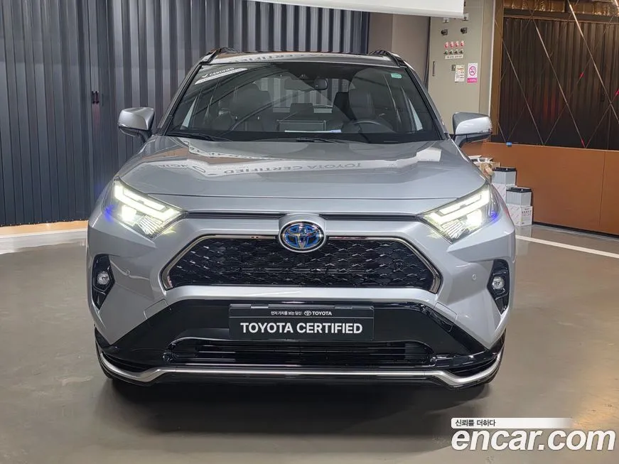 Toyota RAV4 — фото 3