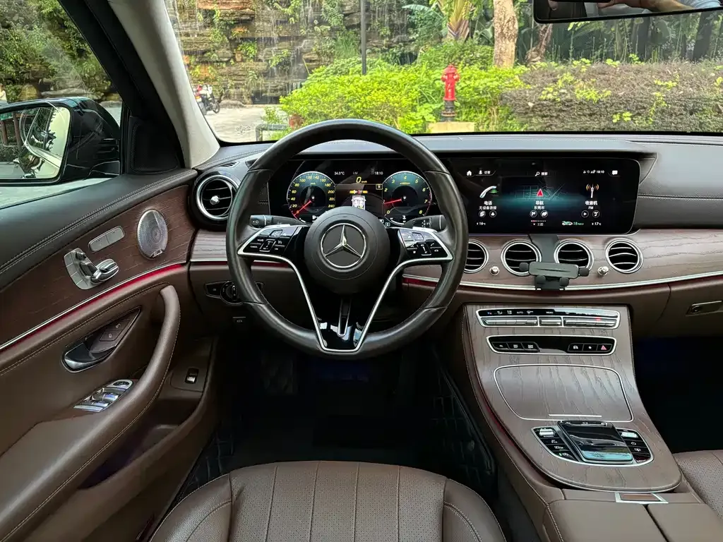 Mercedes-Benz E-Class — фото 5