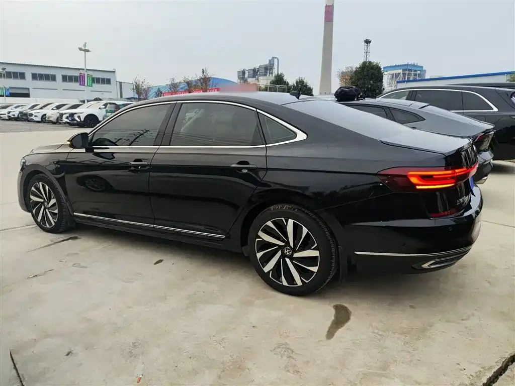 Volkswagen Passat — фото 5