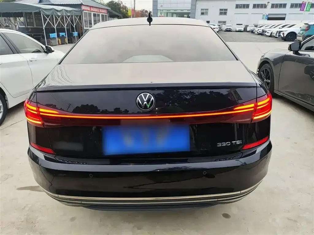 Volkswagen Passat — фото 6