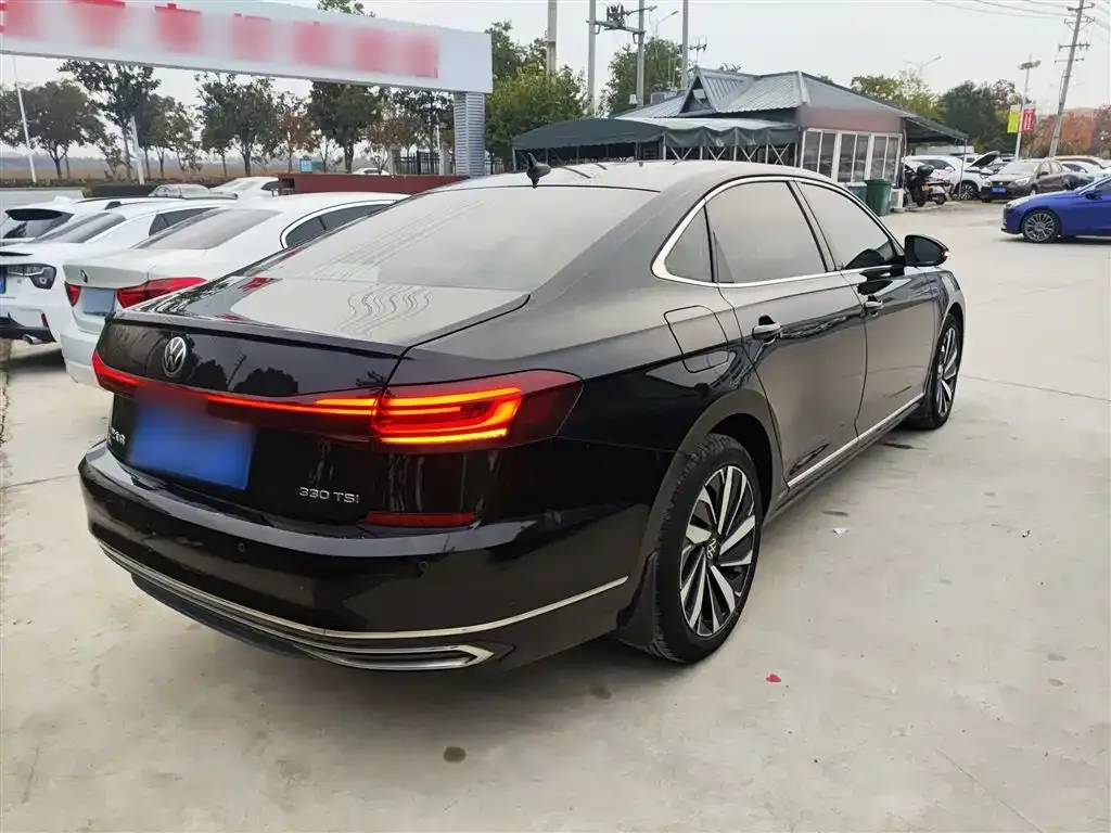 Volkswagen Passat — фото 7