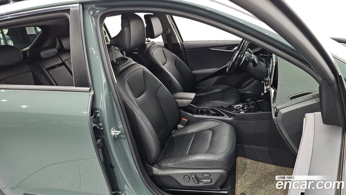 Kia Niro — фото 10