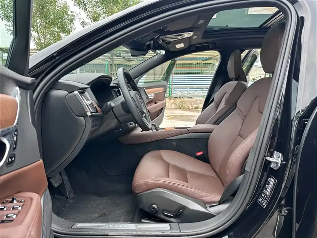 Volvo S90 — фото 10