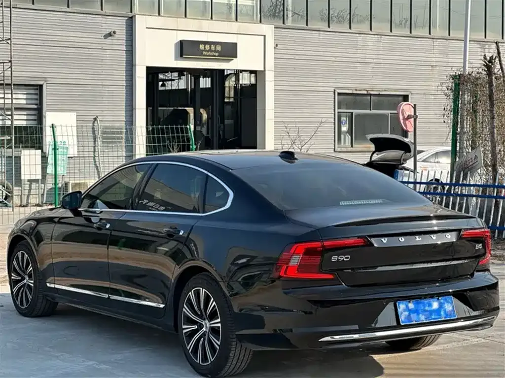 Volvo S90 — фото 6
