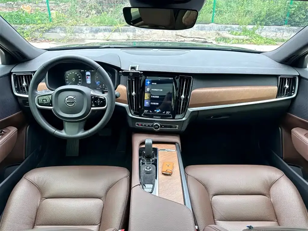 Volvo S90 — фото 9