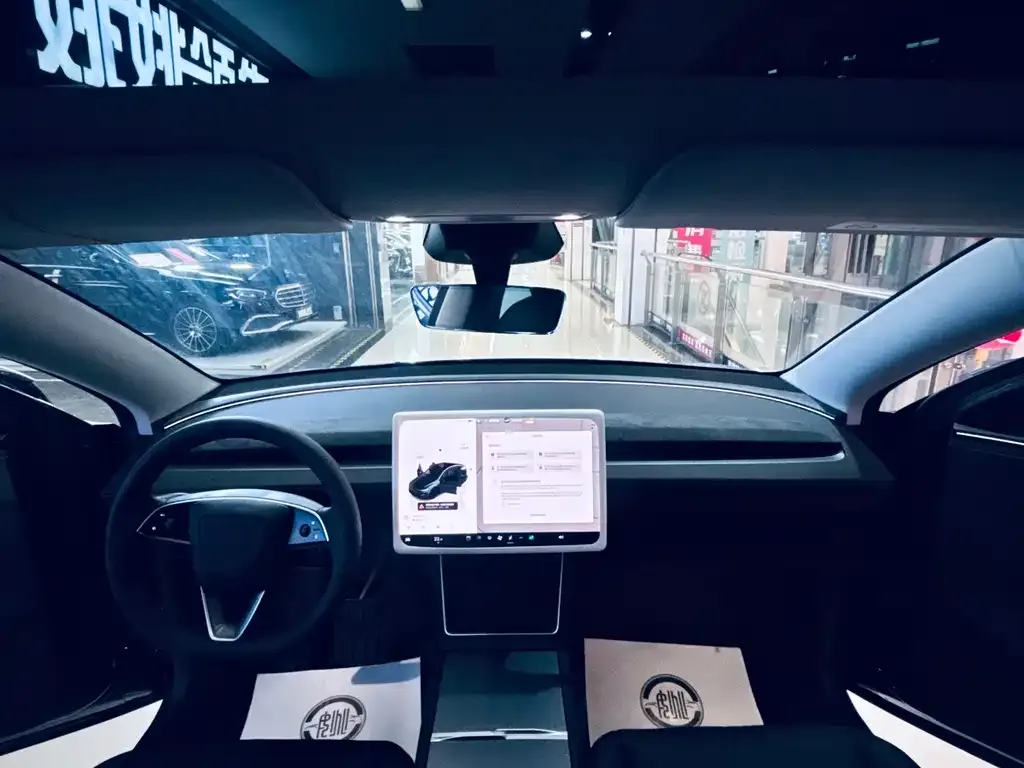 Tesla Model Y — фото 4
