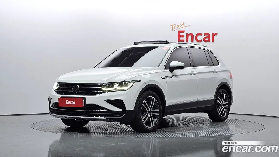 Volkswagen Tiguan — фото 1