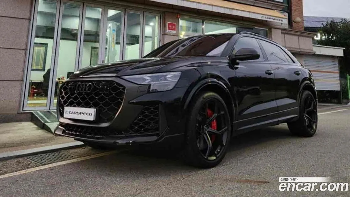 Audi RSQ8 — фото 1