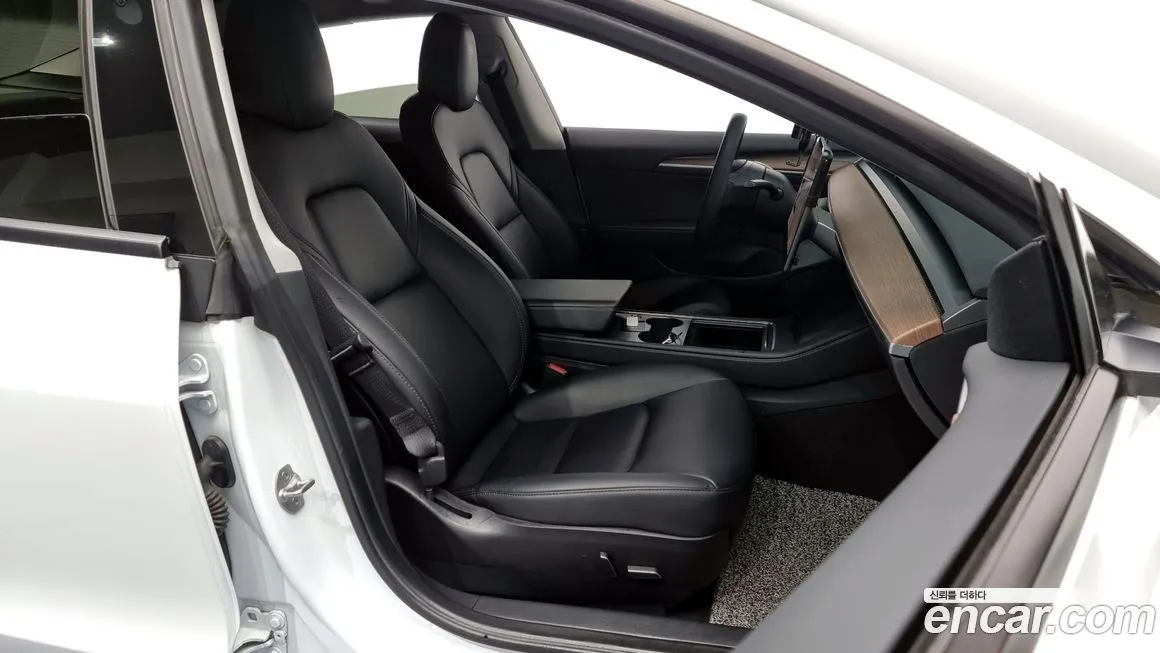 Tesla Model 3 — фото 10