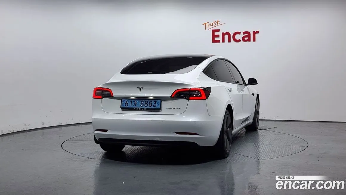 Tesla Model 3 — фото 4