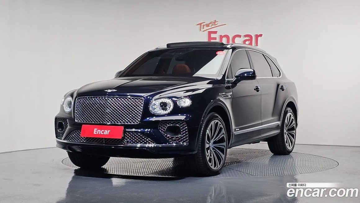Bentley Bentayga — фото 1