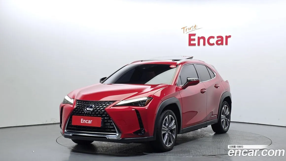 Lexus UX — фото 1