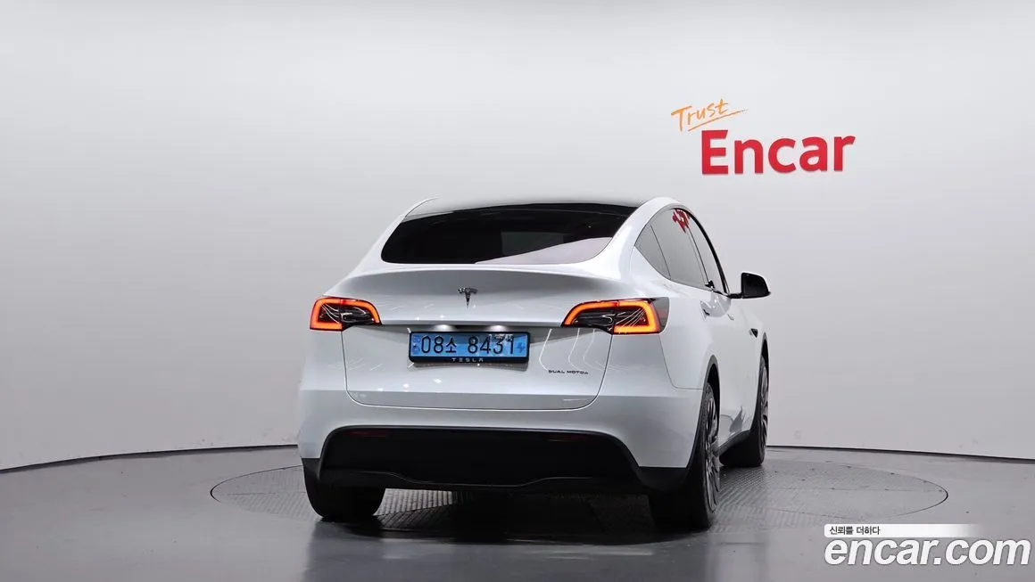 Tesla Model Y — фото 4