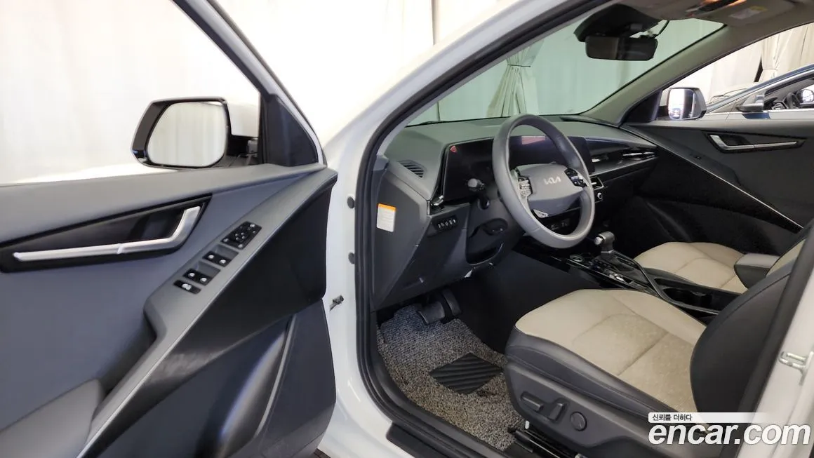 Kia Niro — фото 10