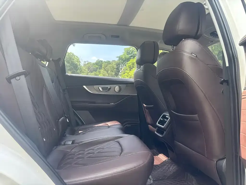 Chery Tiggo 8 PRO NEV — фото 10