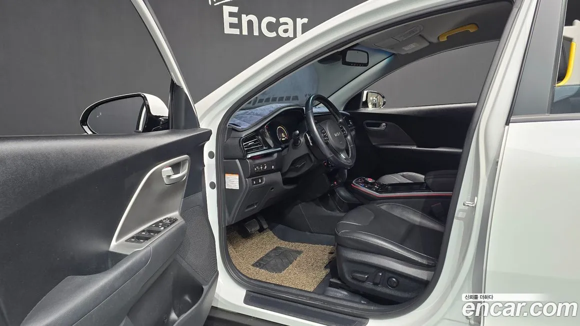Kia Niro — фото 10