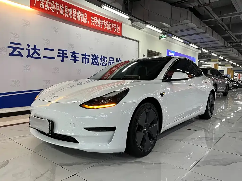 Tesla Model 3 — фото 2