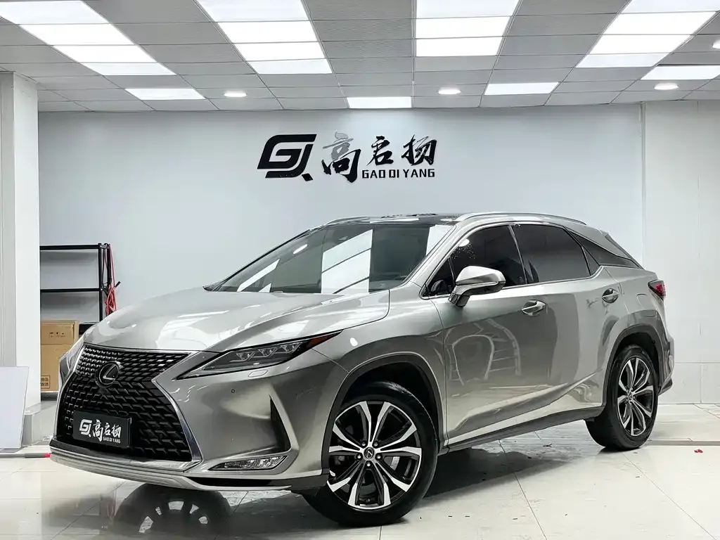 Lexus RX — фото 1