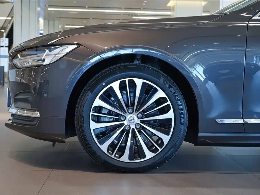 Volvo S90 — фото 10