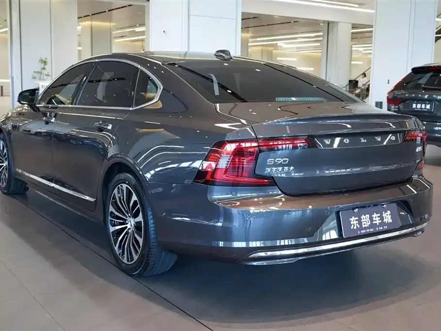 Volvo S90 — фото 4