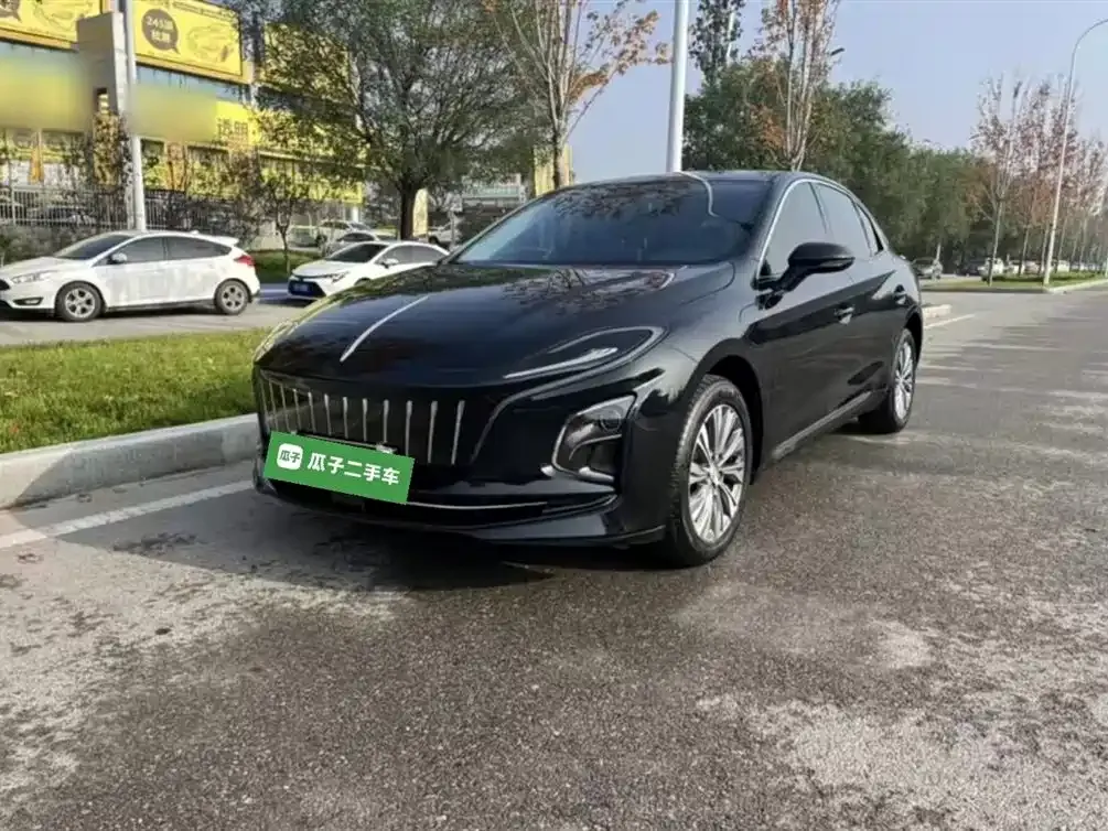 Hongqi E-QM5 — фото 1