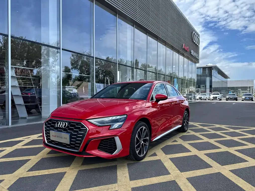 Audi A3 — фото 1