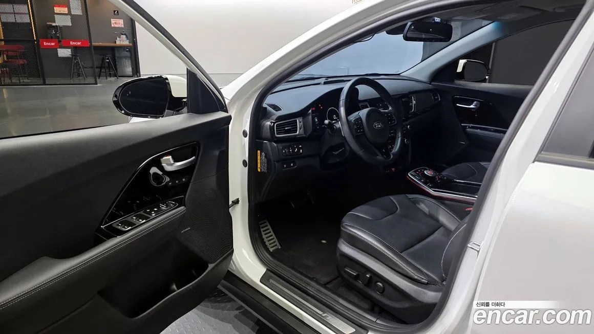Kia Niro — фото 10