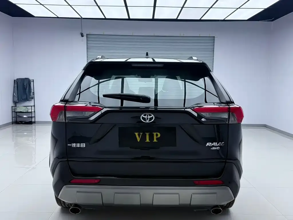 Toyota RAV4 — фото 5