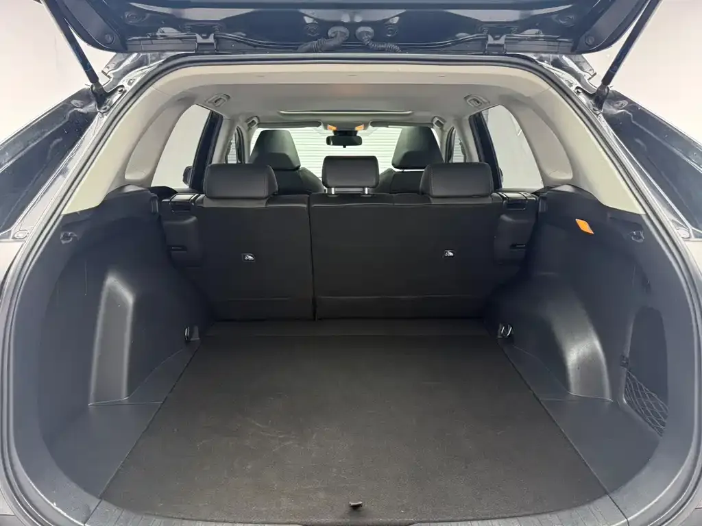 Toyota RAV4 — фото 9