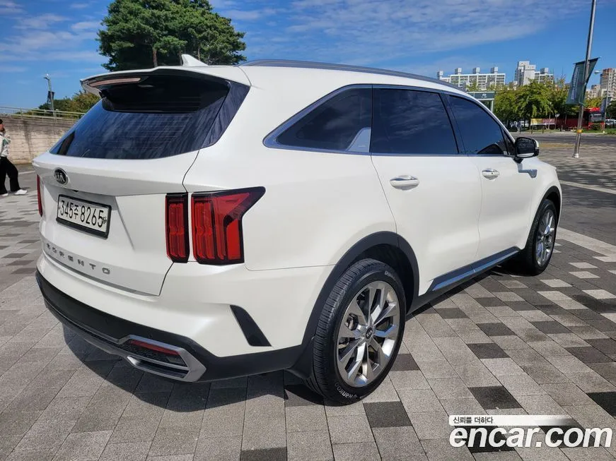 Kia Sorento — фото 7