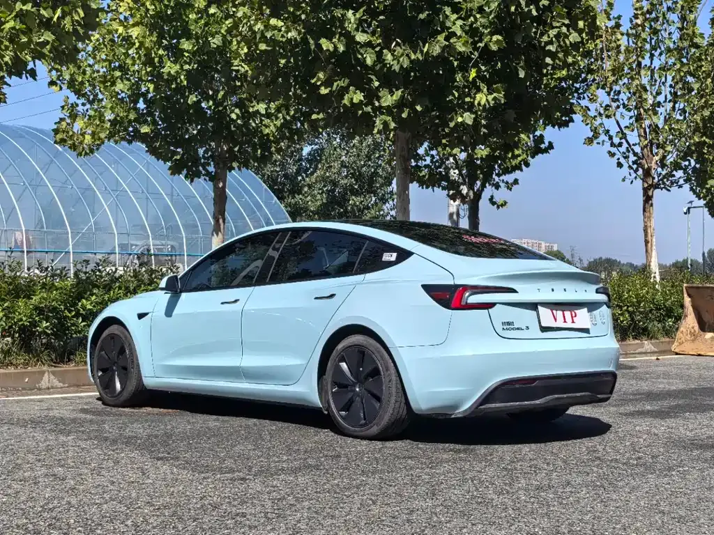 Tesla Model 3 — фото 7