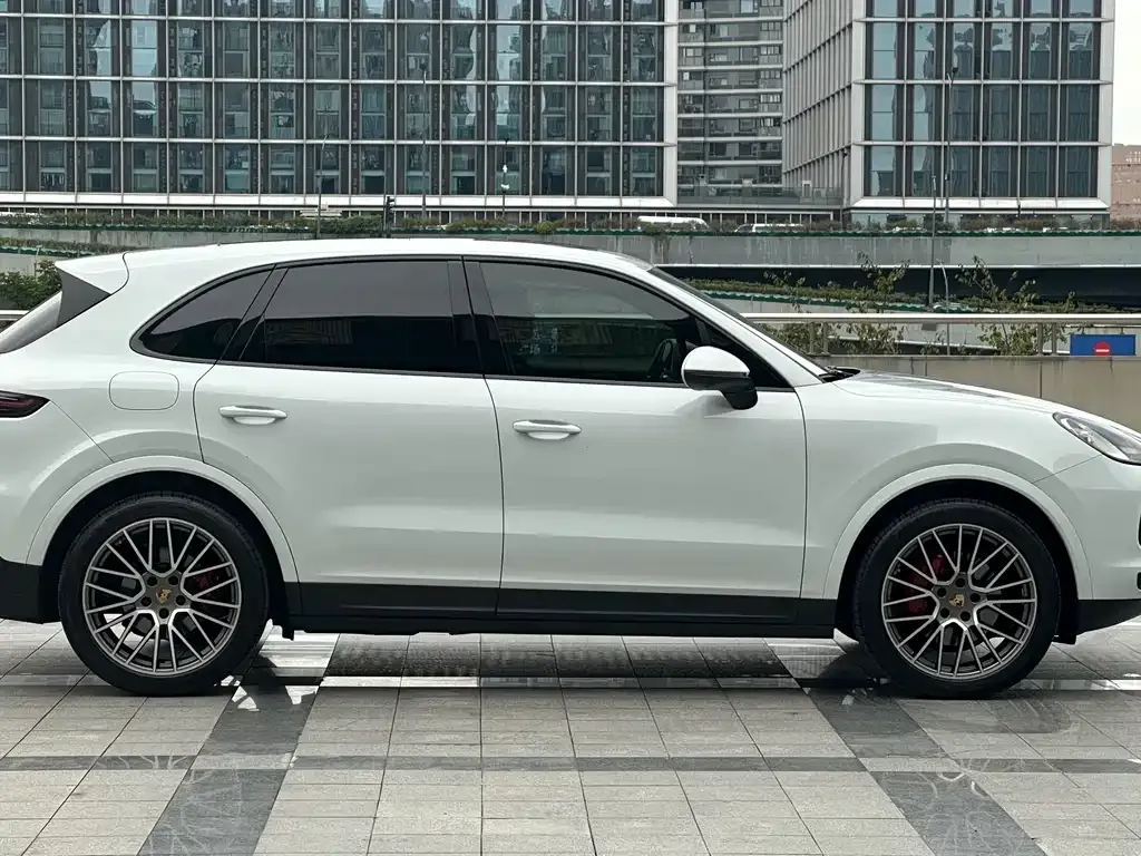 Porsche Cayenne — фото 3
