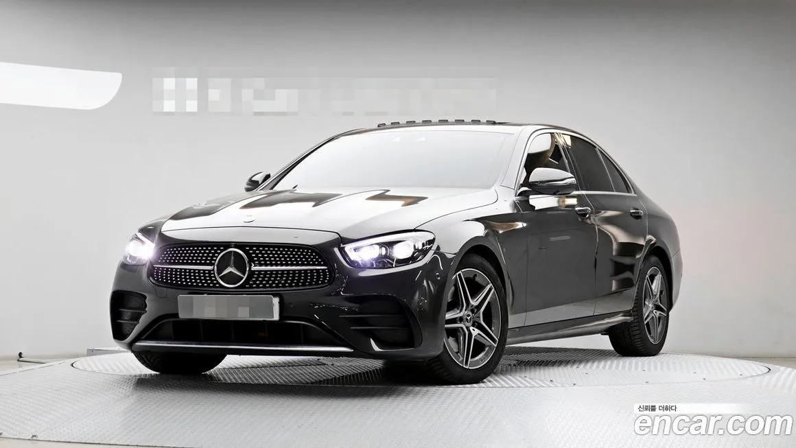 Mercedes-Benz E-Class — фото 1