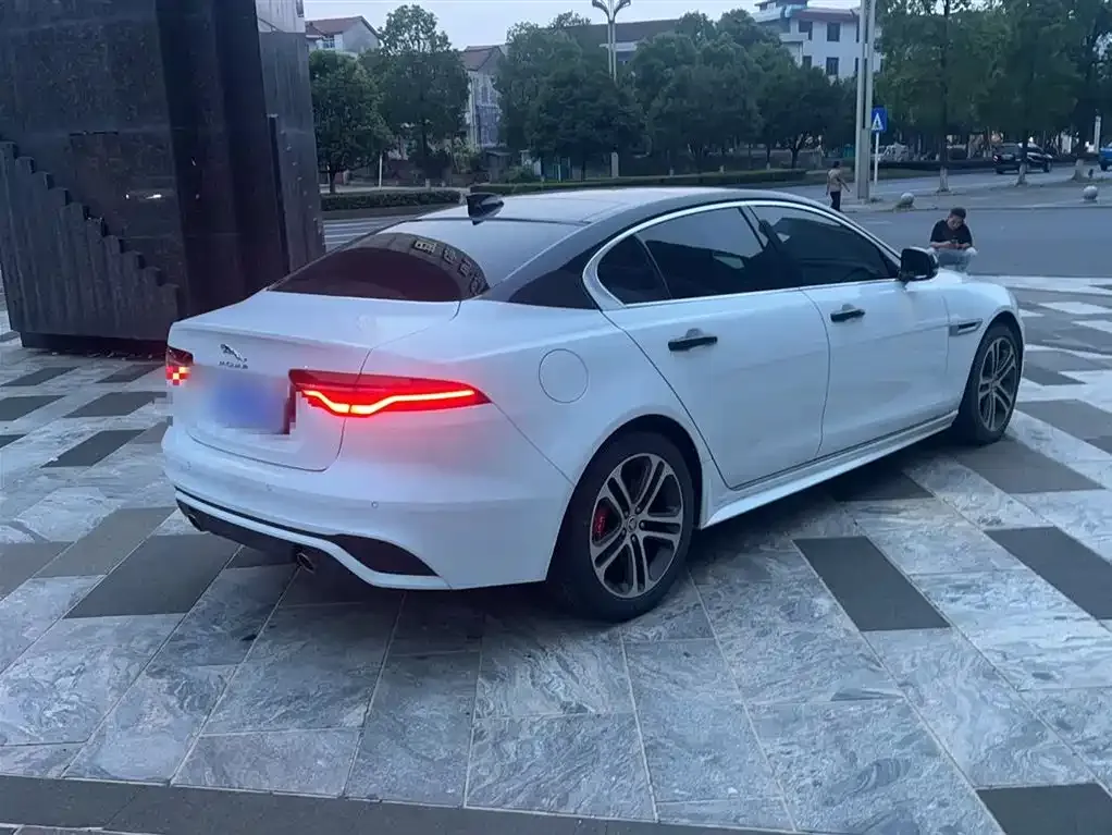 Jaguar XEL — фото 10
