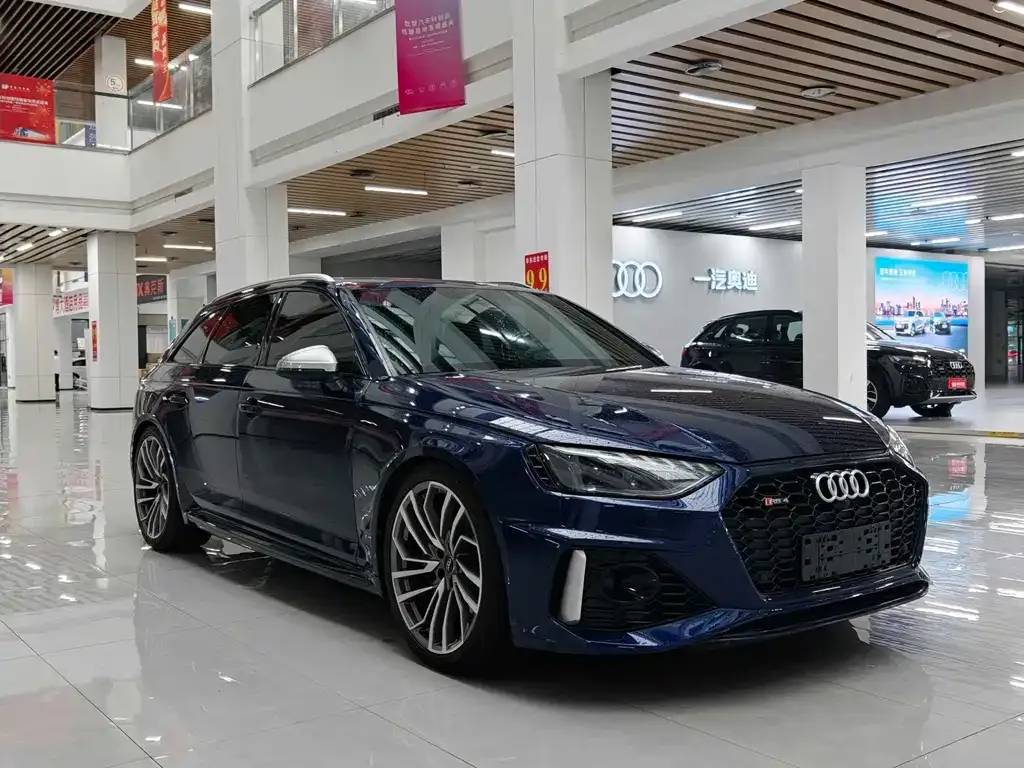 Audi RS 4 — фото 3