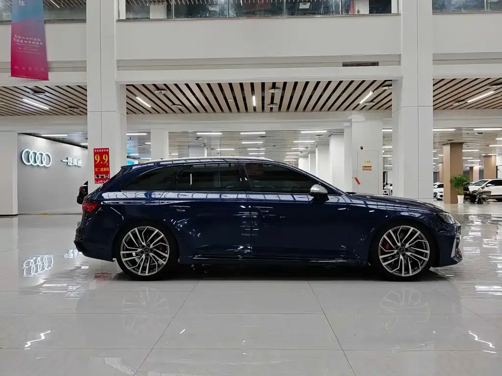 Audi RS 4 — фото 4