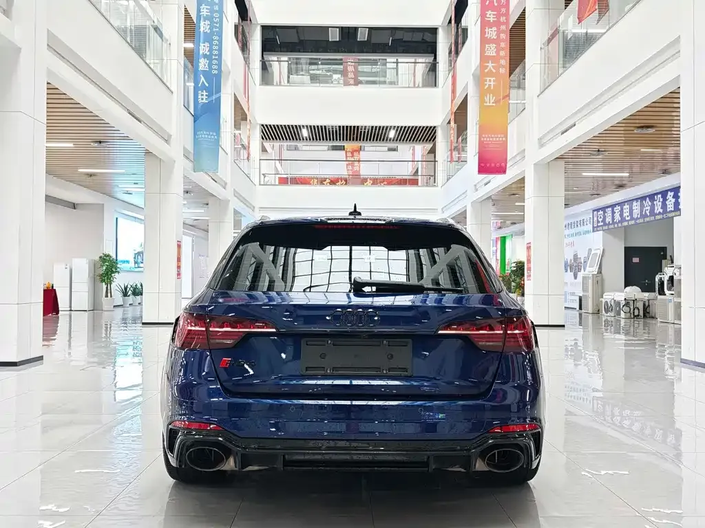 Audi RS 4 — фото 6