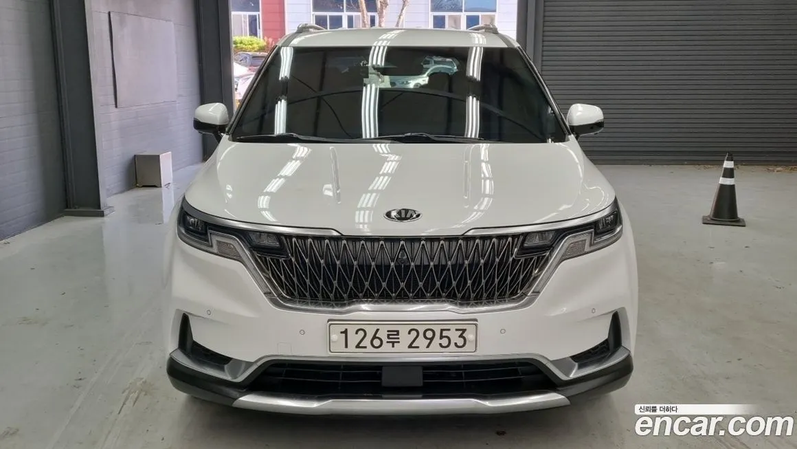 Kia Carnival — фото 1