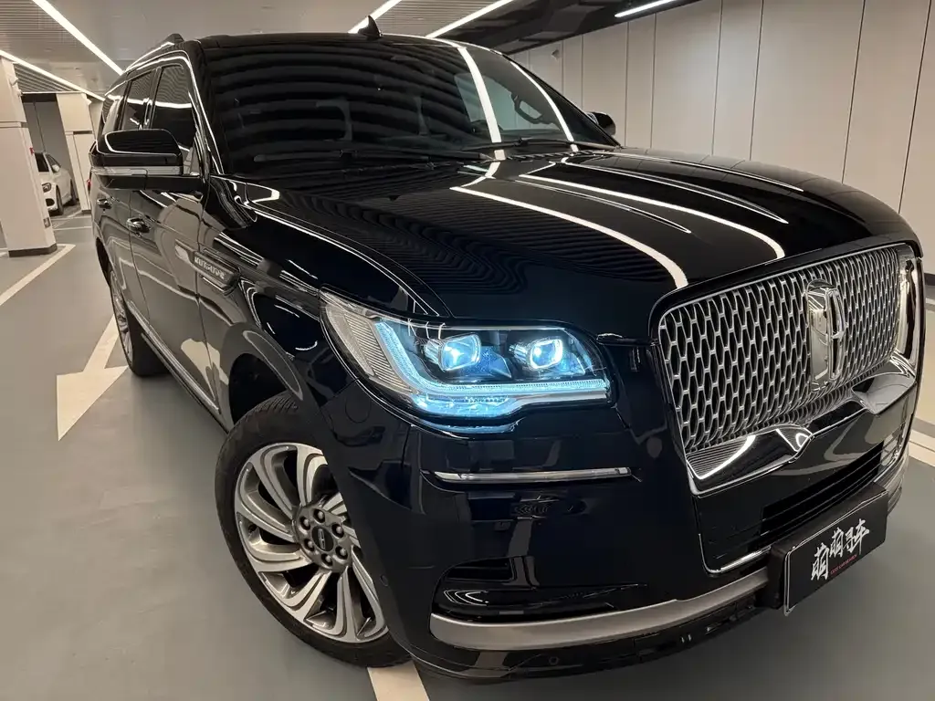Lincoln Navigator — фото 1