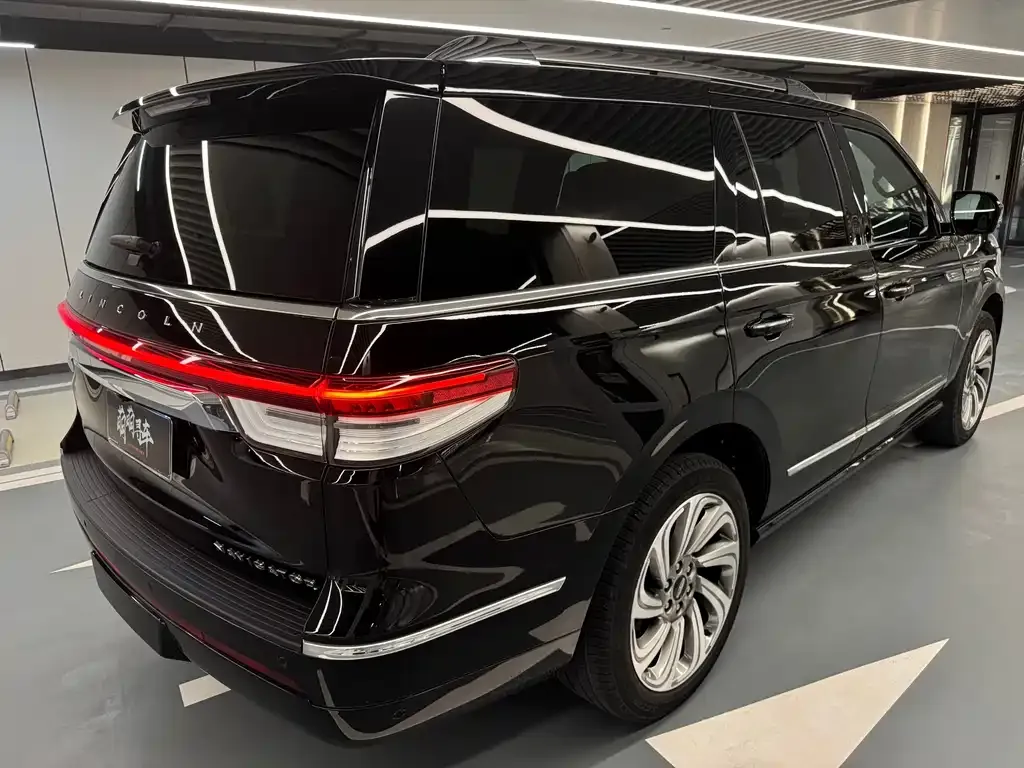 Lincoln Navigator — фото 10